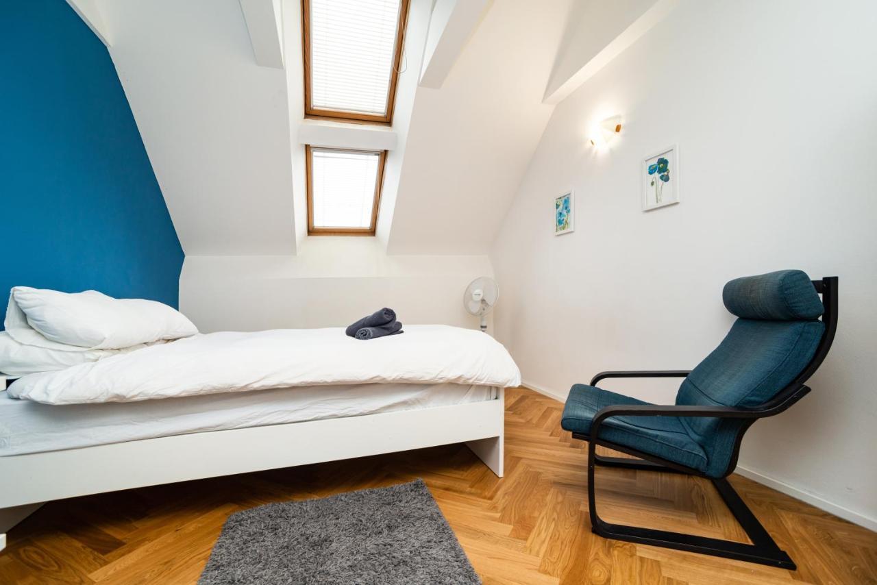 Central, Spacious, Modern 5 Bedrm Duplex W/Balcony Praga Exterior foto